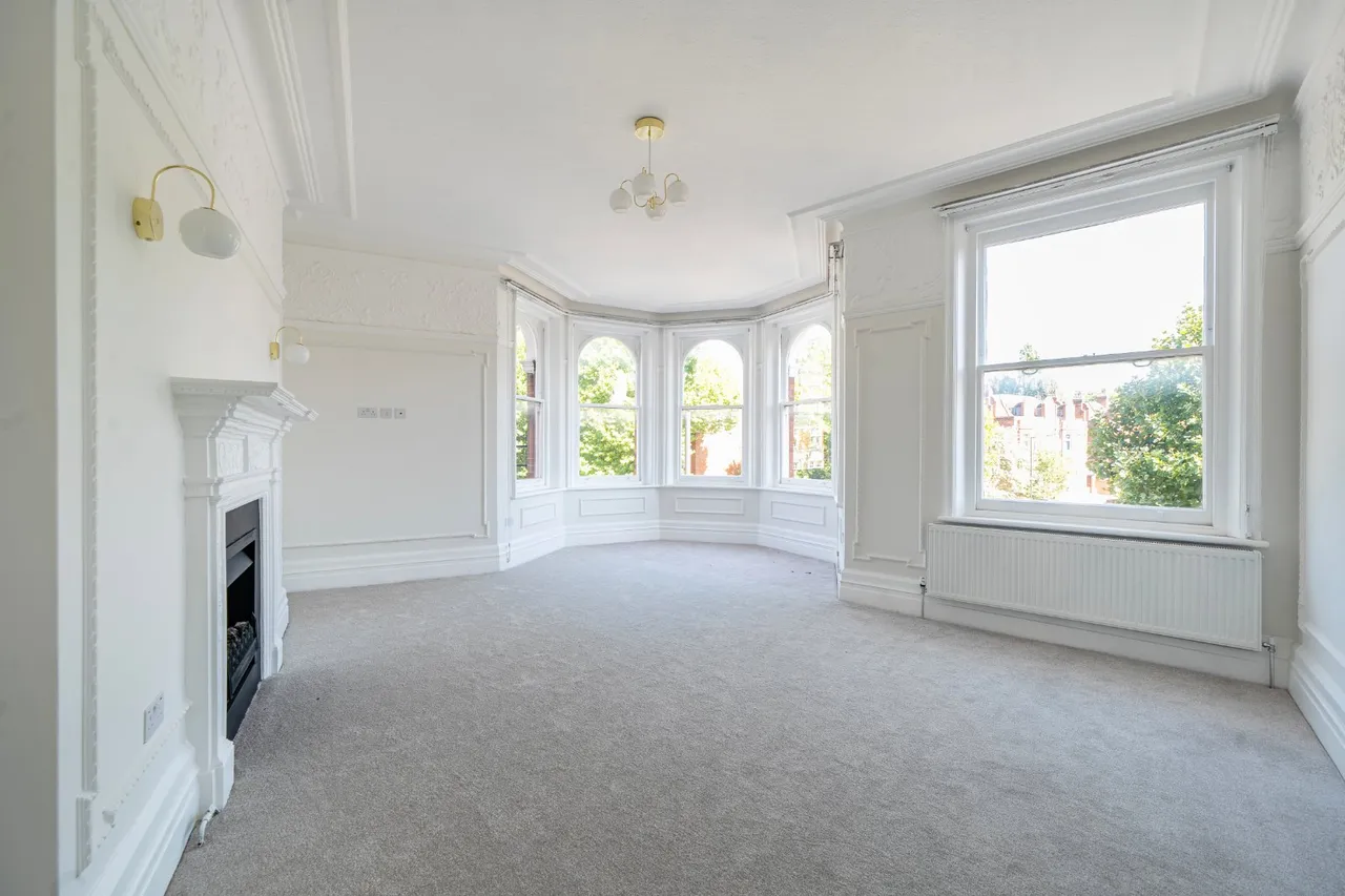 Finchley Road, West Hampstead, NW3, photo 2