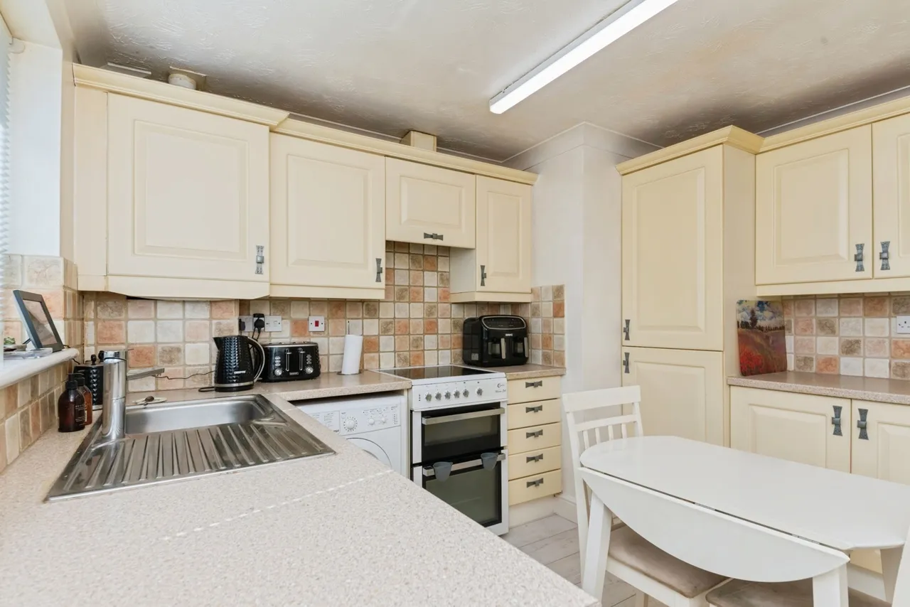Shalfleet Court, Clacton-on-Sea, Essex, CO15, photo 15
