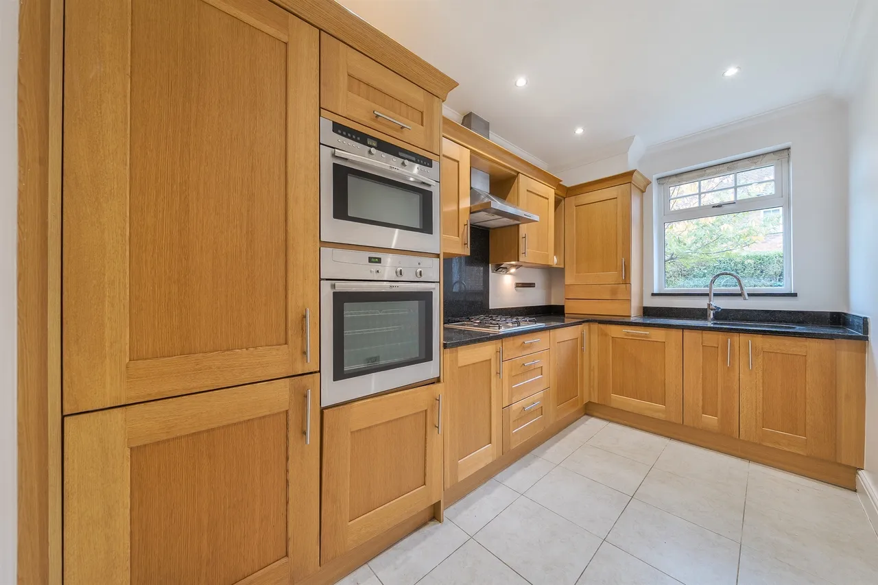 Shoppenhangers Road, Maidenhead, SL6, photo 2
