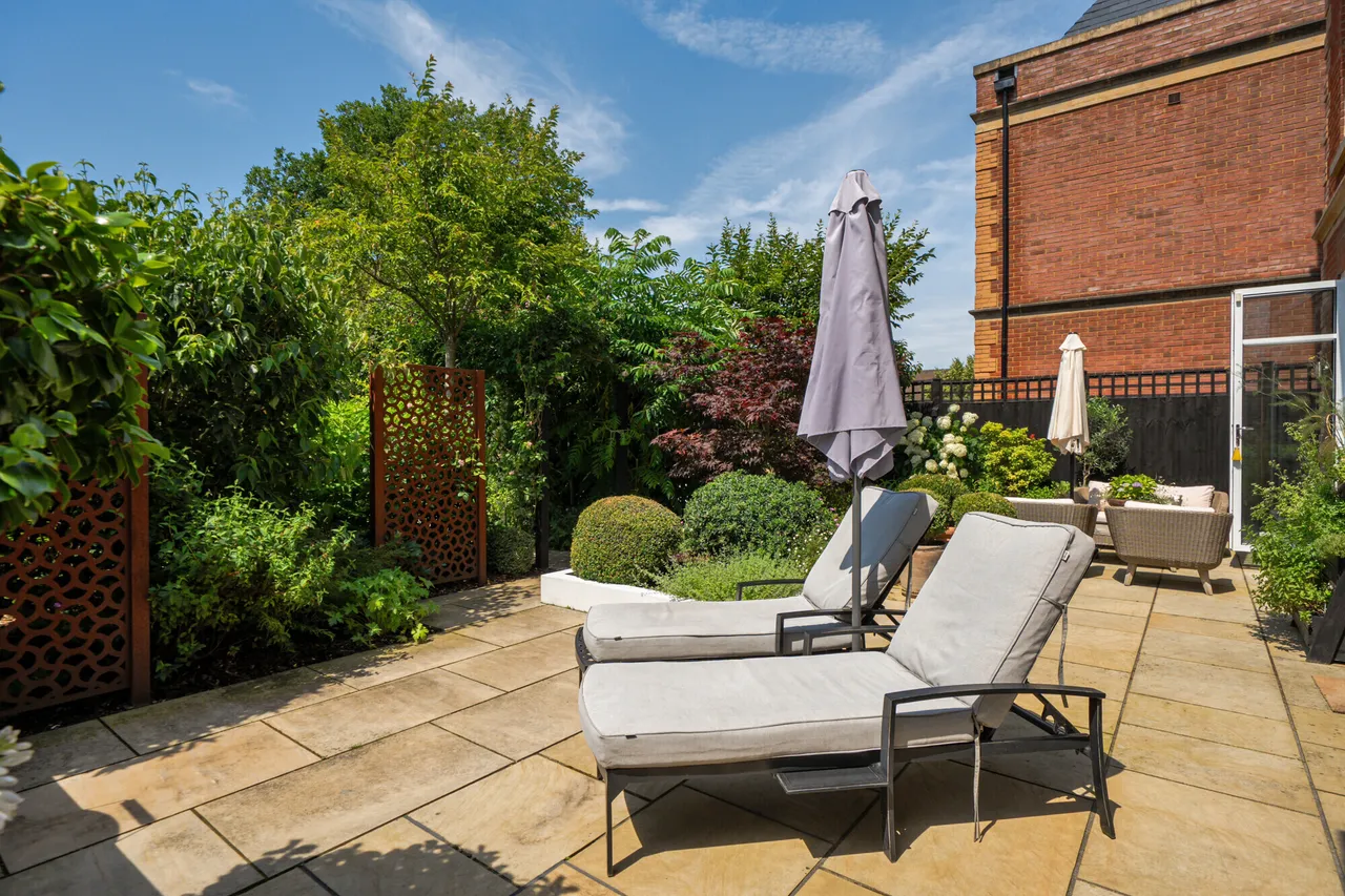 Pine Lodge Way, Epsom, KT19, photo 4