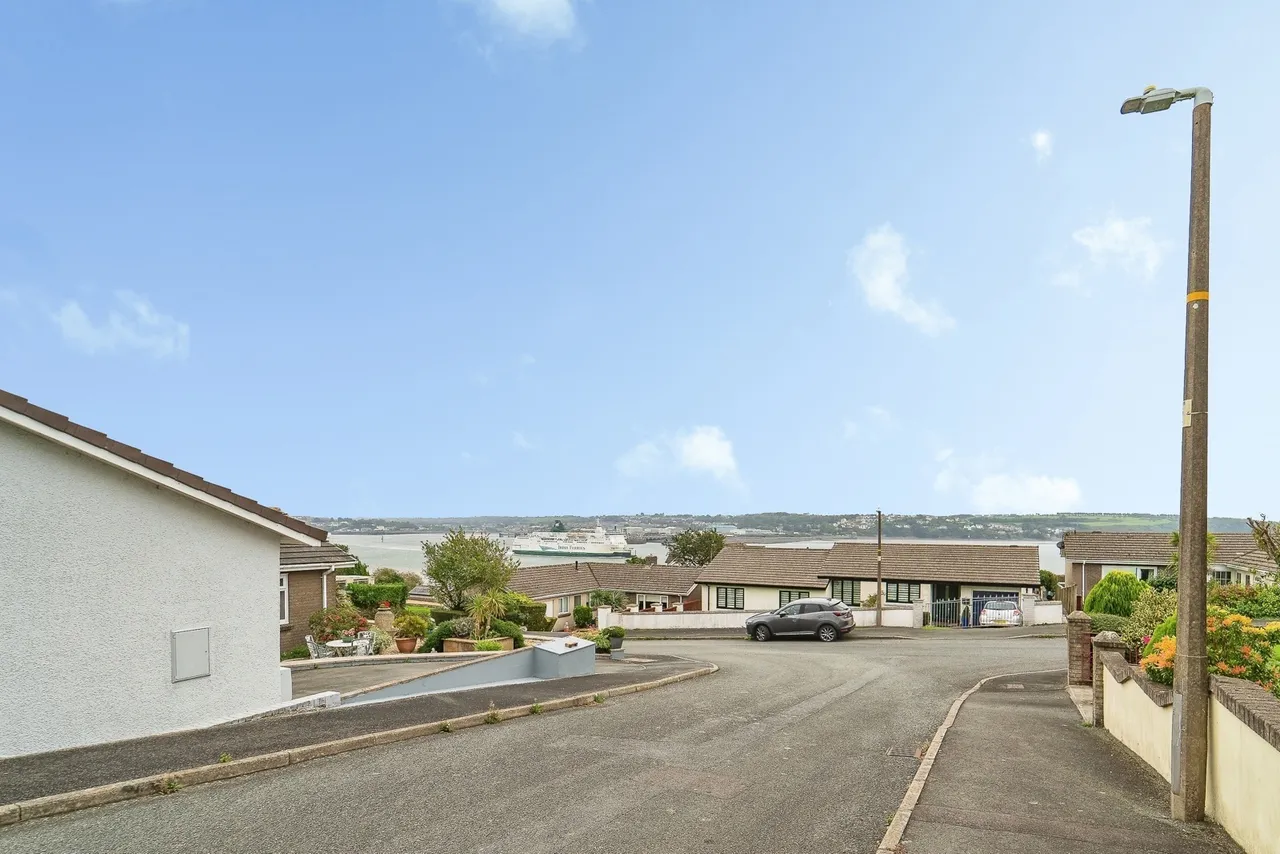 Hazel Grove, Llanstadwell, SA73, photo 2