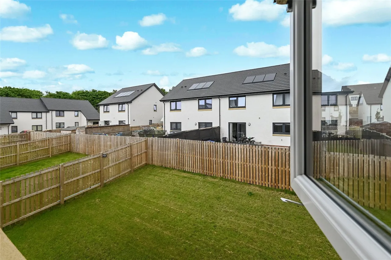 Lawder Gardens, Glenrothes, Fife, KY7, photo 17