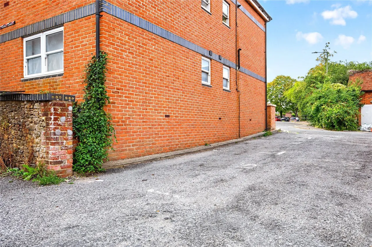 High Street, Godalming, GU7, photo 6