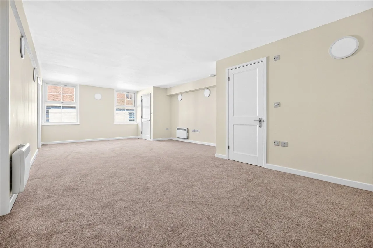 High Street, Godalming, GU7, photo 15