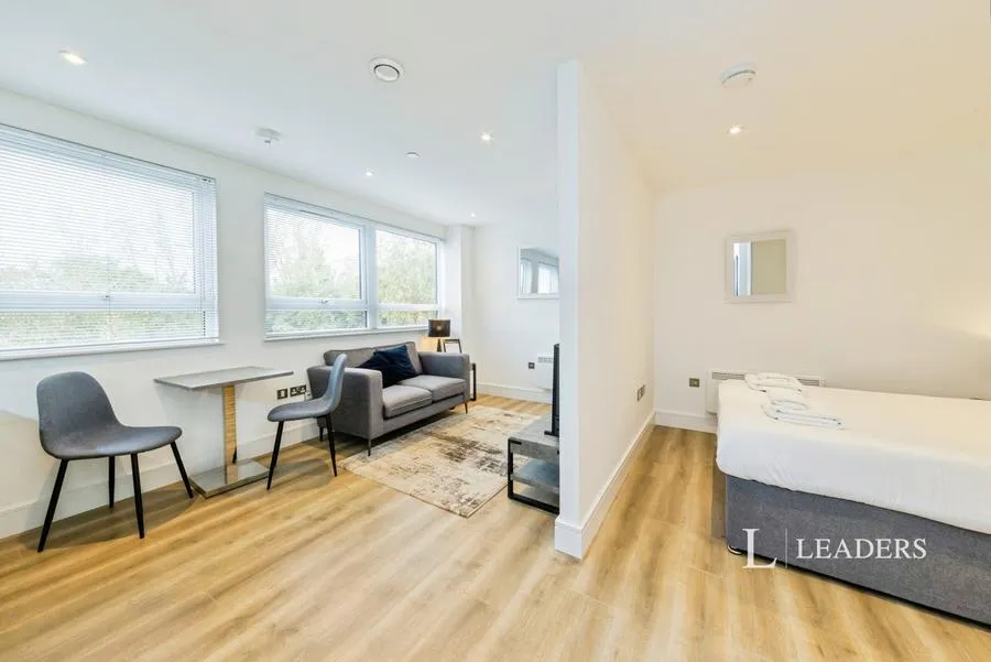 Wood Street, East Grinstead, RH19, photo 6