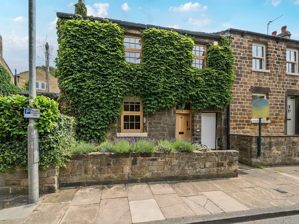 3 bed house for sale, Barnsley Road, Newmillerdam, WF2