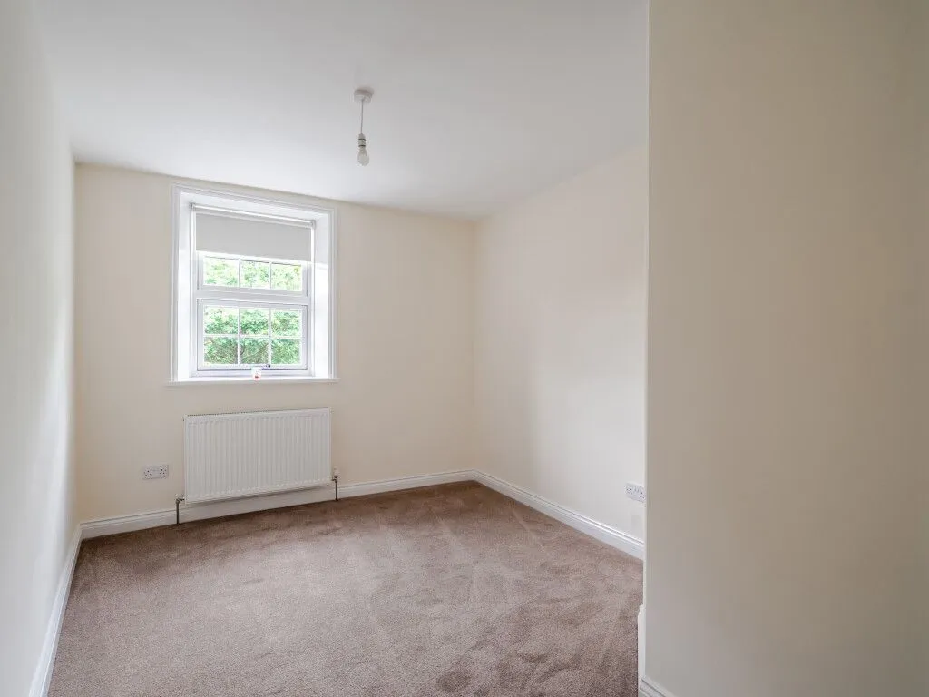 Barnsley Road, Newmillerdam, WF2, photo 9
