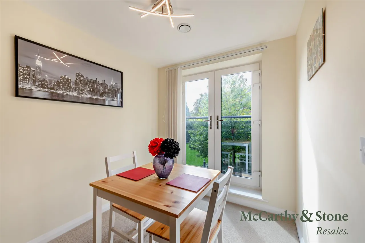 Burlington Gardens, Leyland, PR25, photo 5
