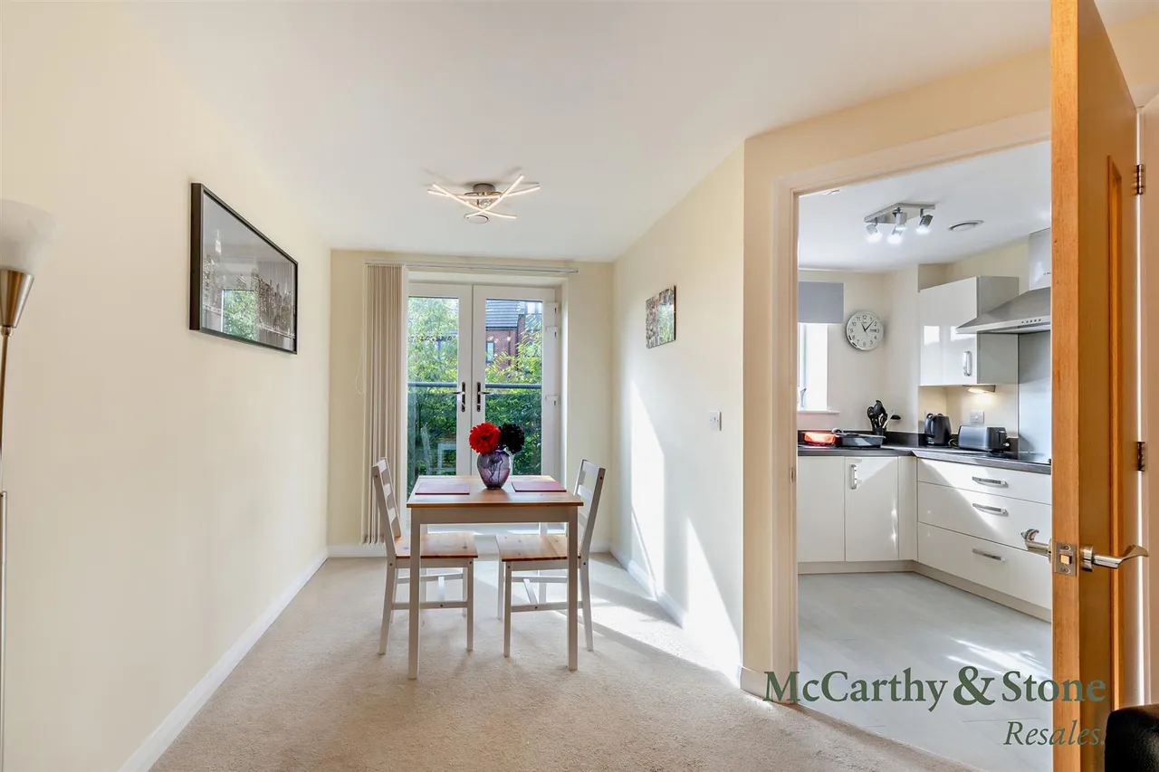 Burlington Gardens, Leyland, PR25, photo 4
