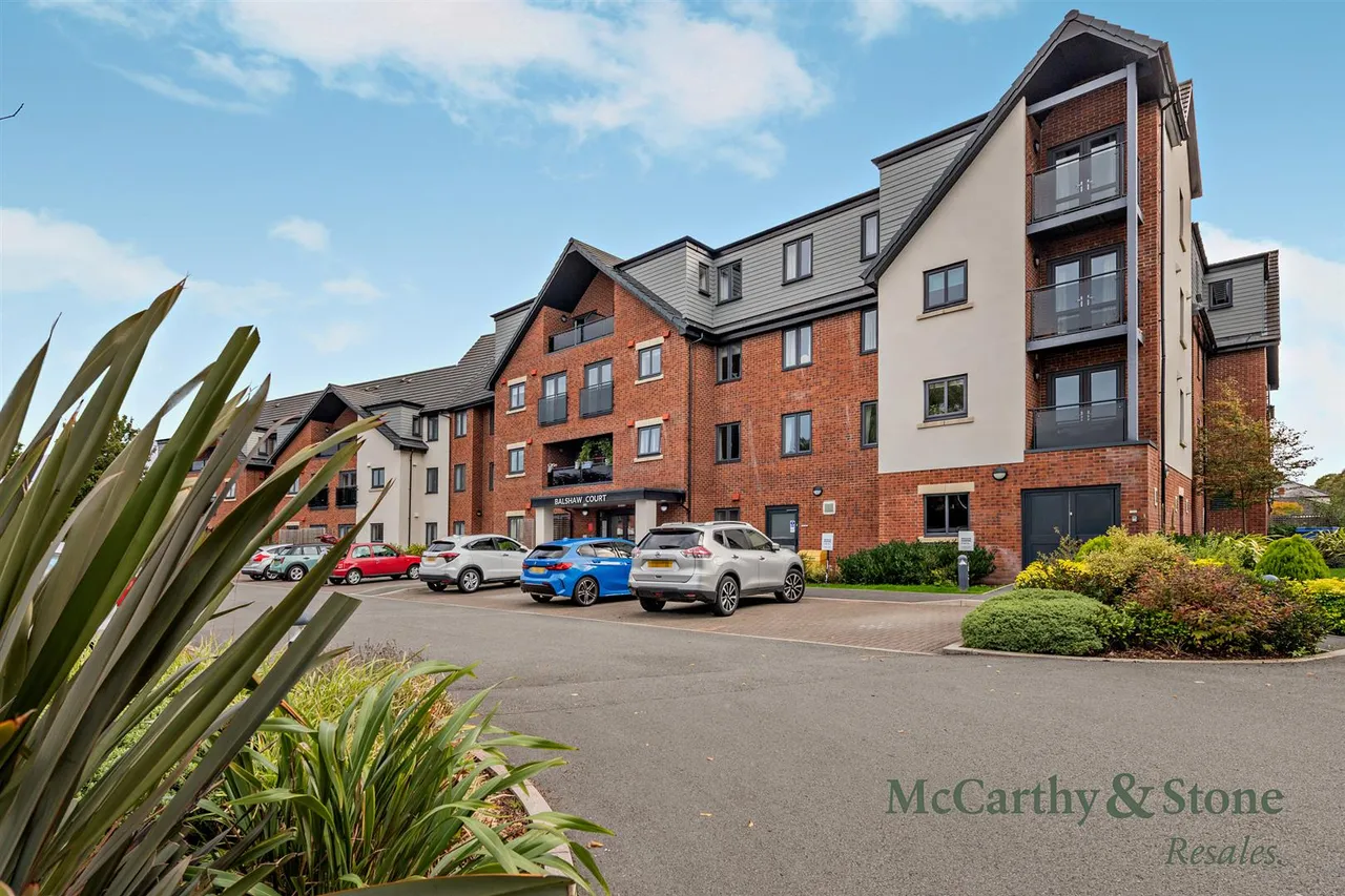 1 bed flat for sale, Burlington Gardens, Leyland, PR25