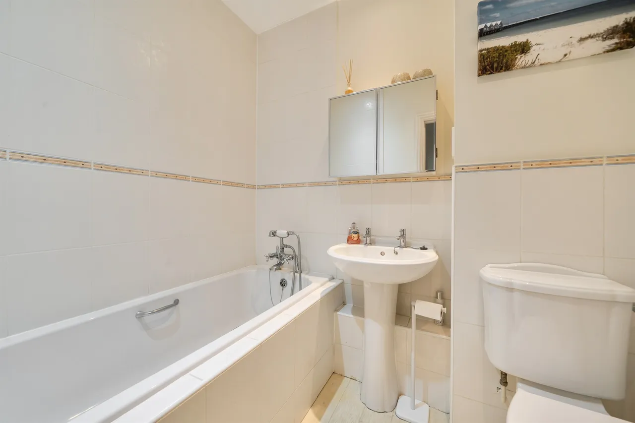 Frobisher Mews, Enfield, EN2, photo 14
