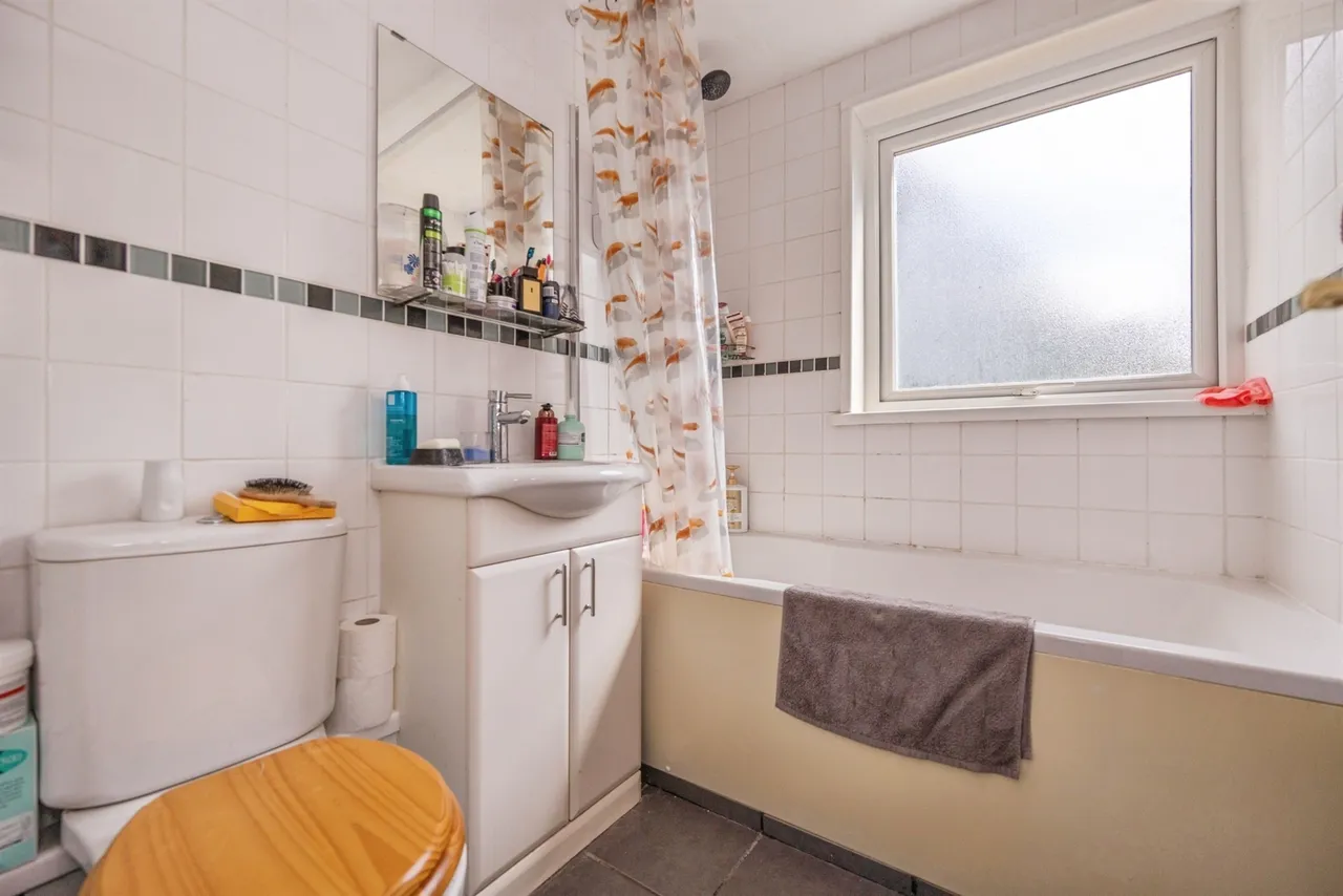 Wendover Road, Havant, PO9, photo 10