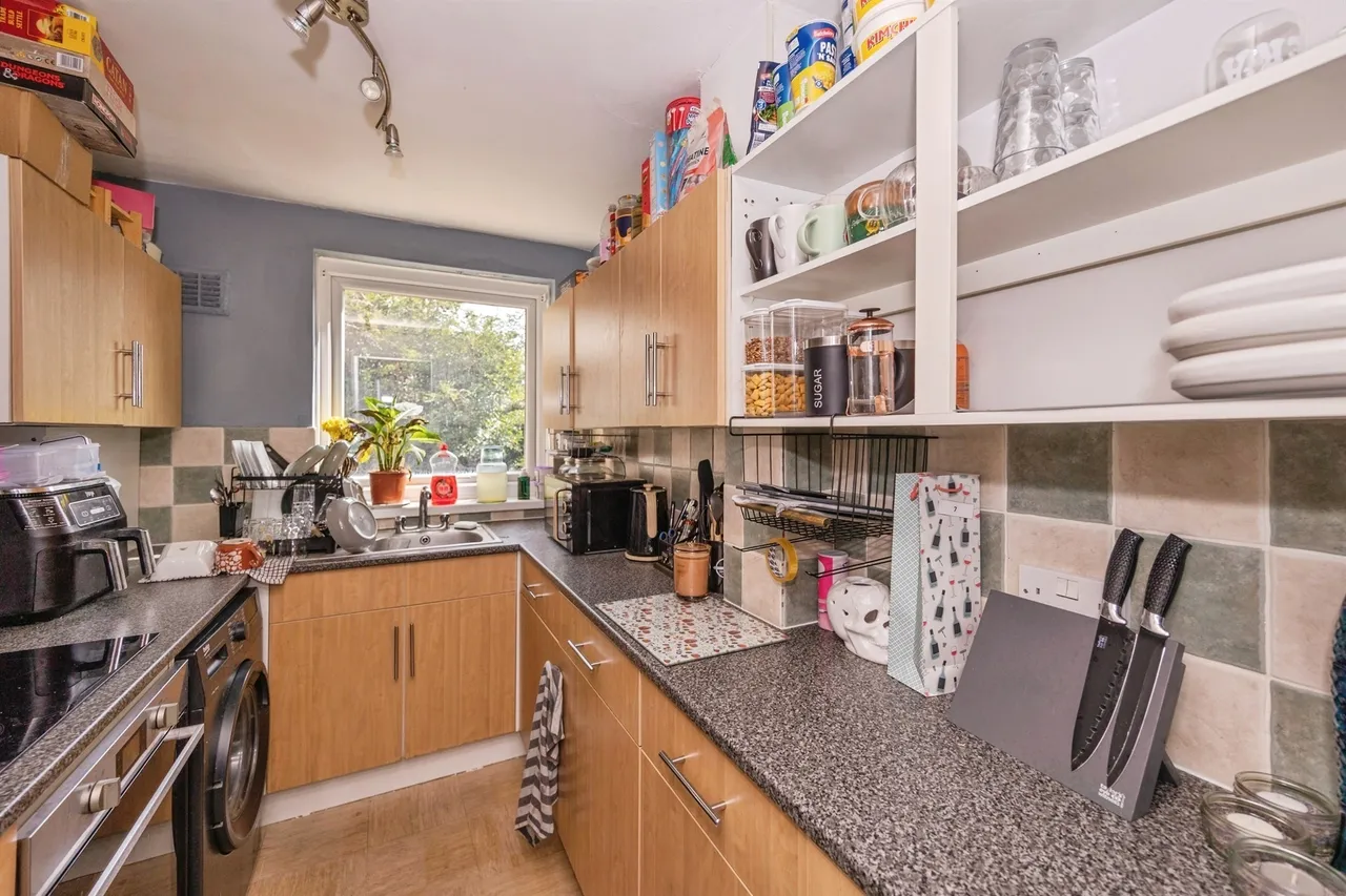 Wendover Road, Havant, PO9, photo 3