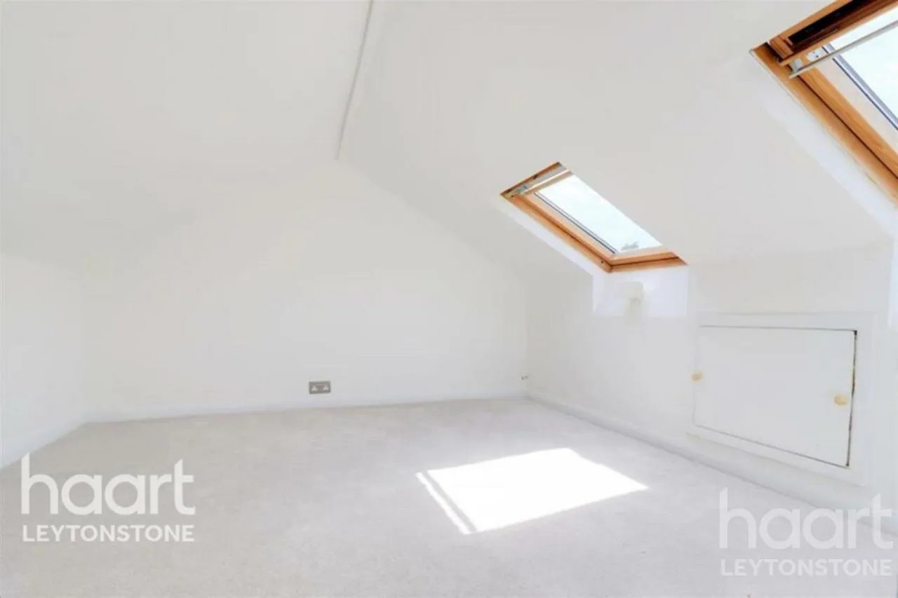 Grange Park Road, London, E10, photo 15
