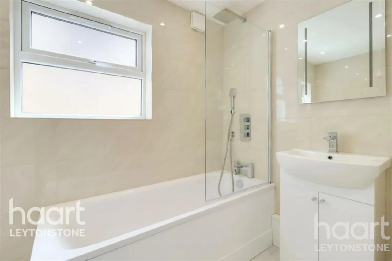 Grange Park Road, London, E10, photo 16