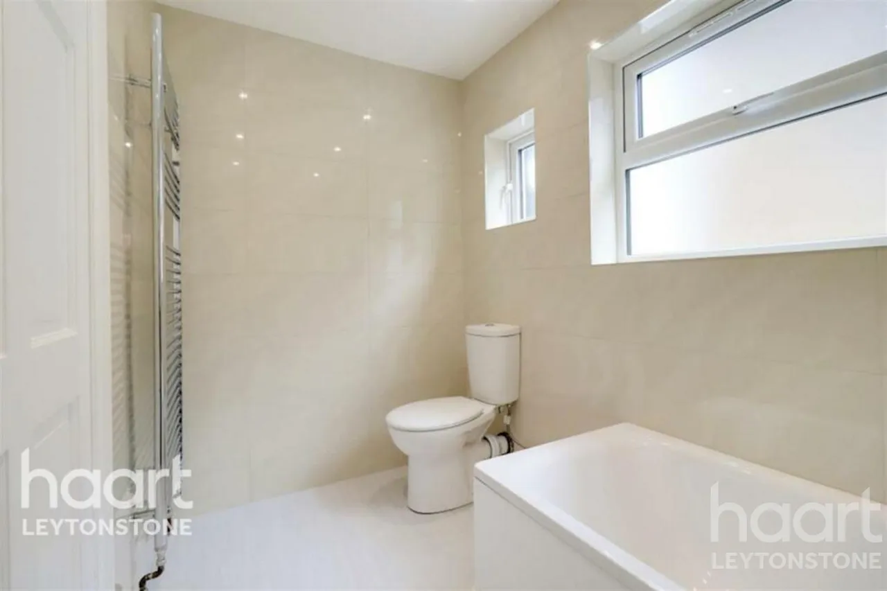 Grange Park Road, London, E10, photo 17