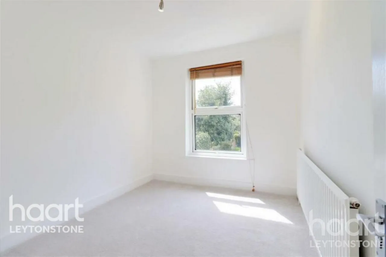Grange Park Road, London, E10, photo 14