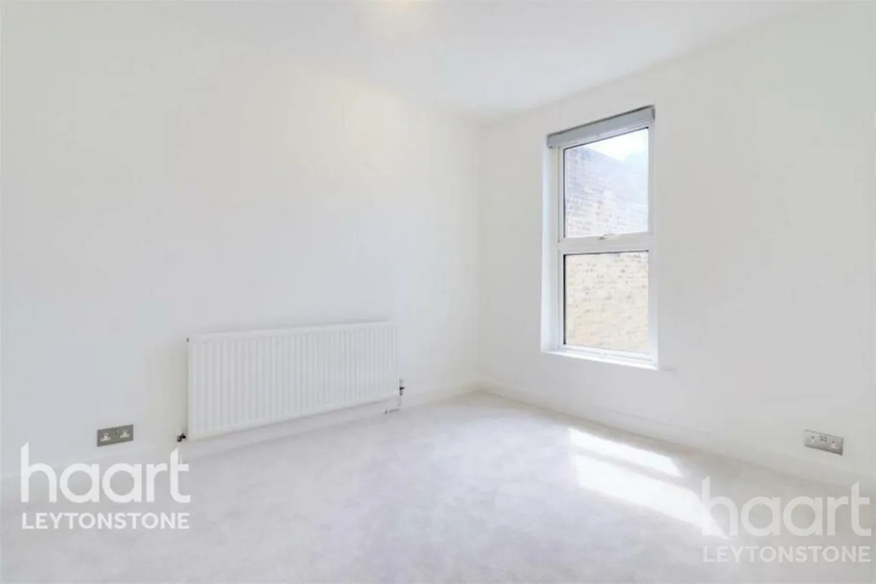 Grange Park Road, London, E10, photo 13