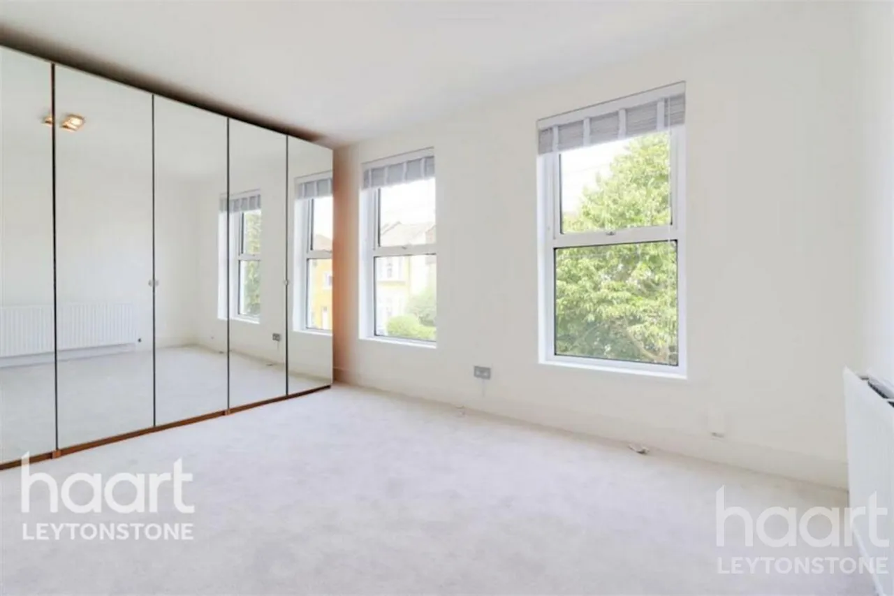 Grange Park Road, London, E10, photo 11