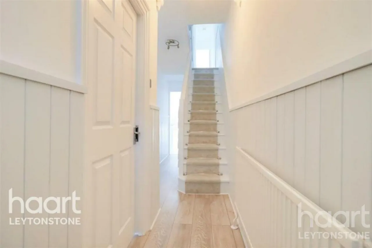Grange Park Road, London, E10, photo 5