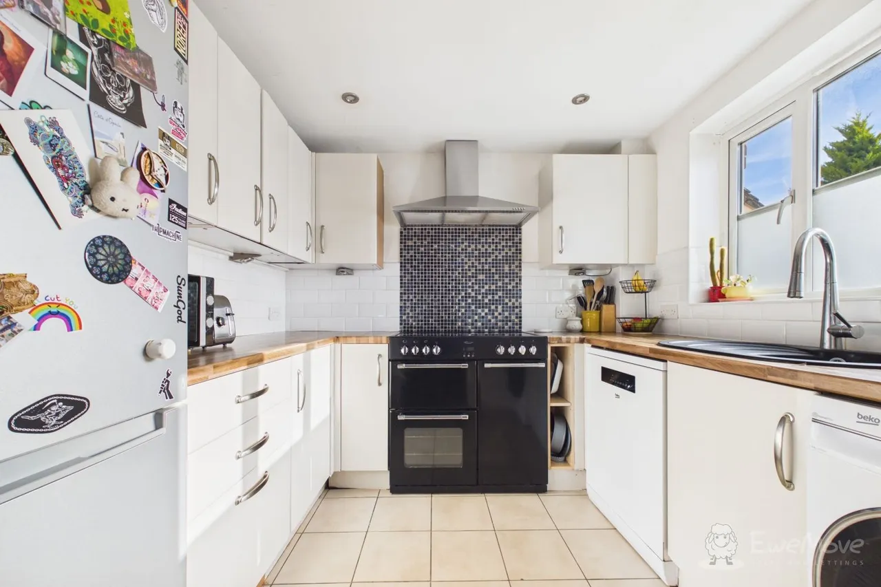 Bland Drive, Hawkinge, CT18, photo 5