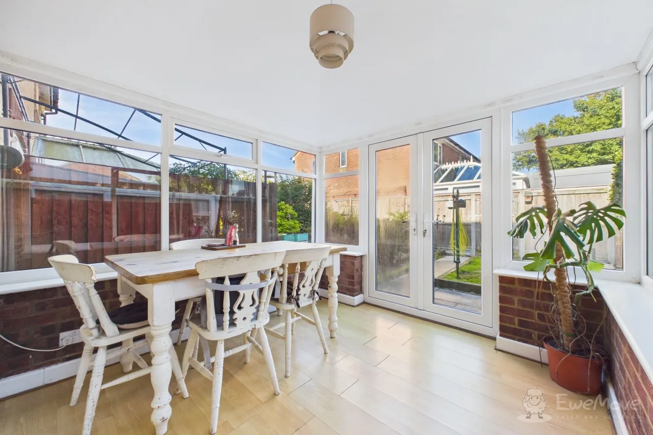 Bland Drive, Hawkinge, CT18, photo 7