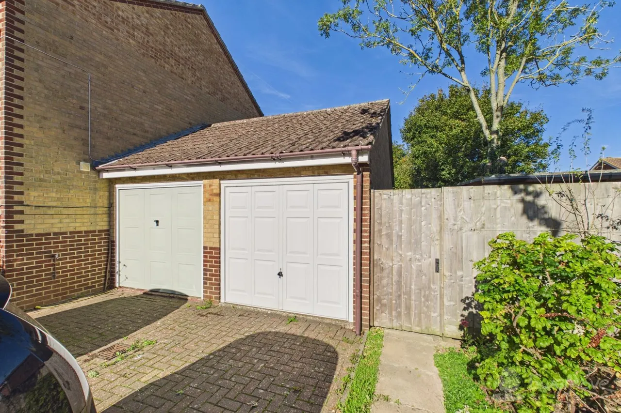 Bland Drive, Hawkinge, CT18, photo 13