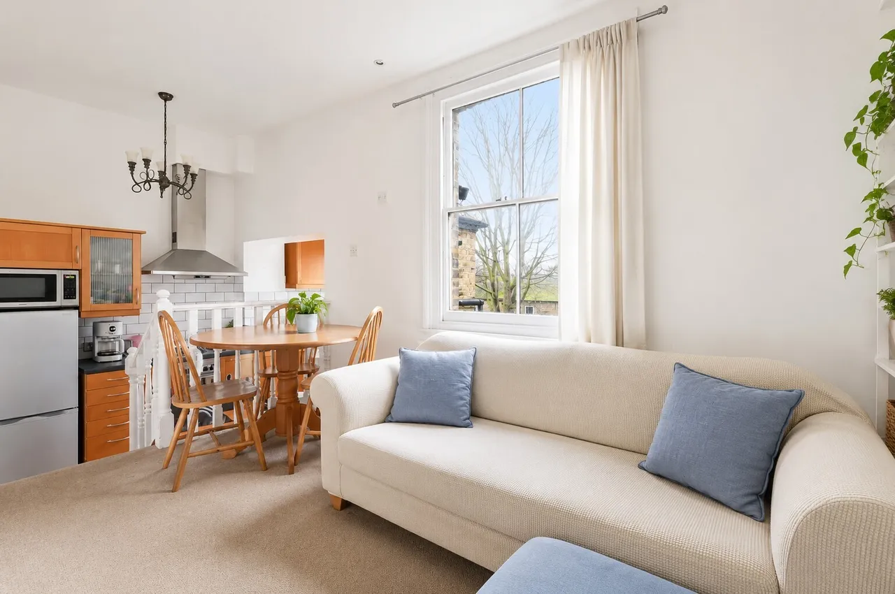 Offerton Road, London, SW4, photo 2