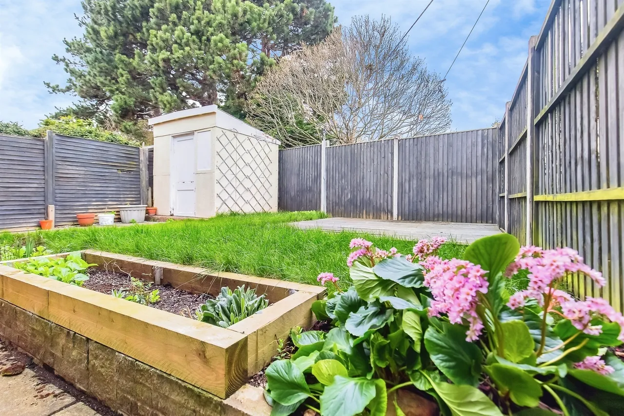 Harrod Drive, Market Harborough, LE16, photo 2