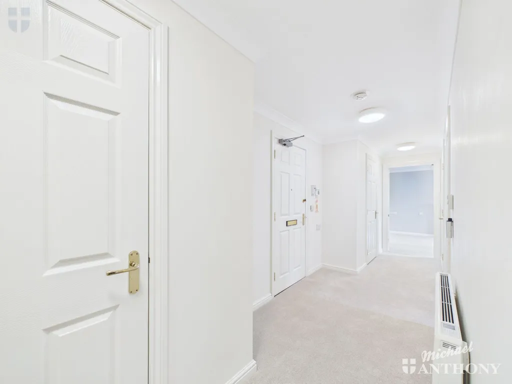 Pearl Court, Croft Road, Aylesbury, HP21 7BY, photo 10