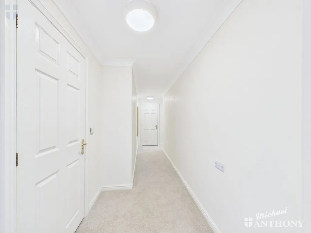 Pearl Court, Croft Road, Aylesbury, HP21 7BY, photo 11
