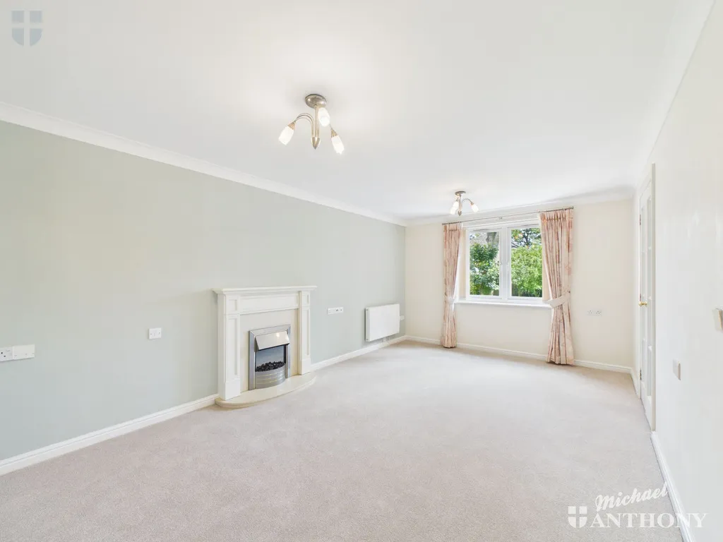 Pearl Court, Croft Road, Aylesbury, HP21 7BY, photo 2