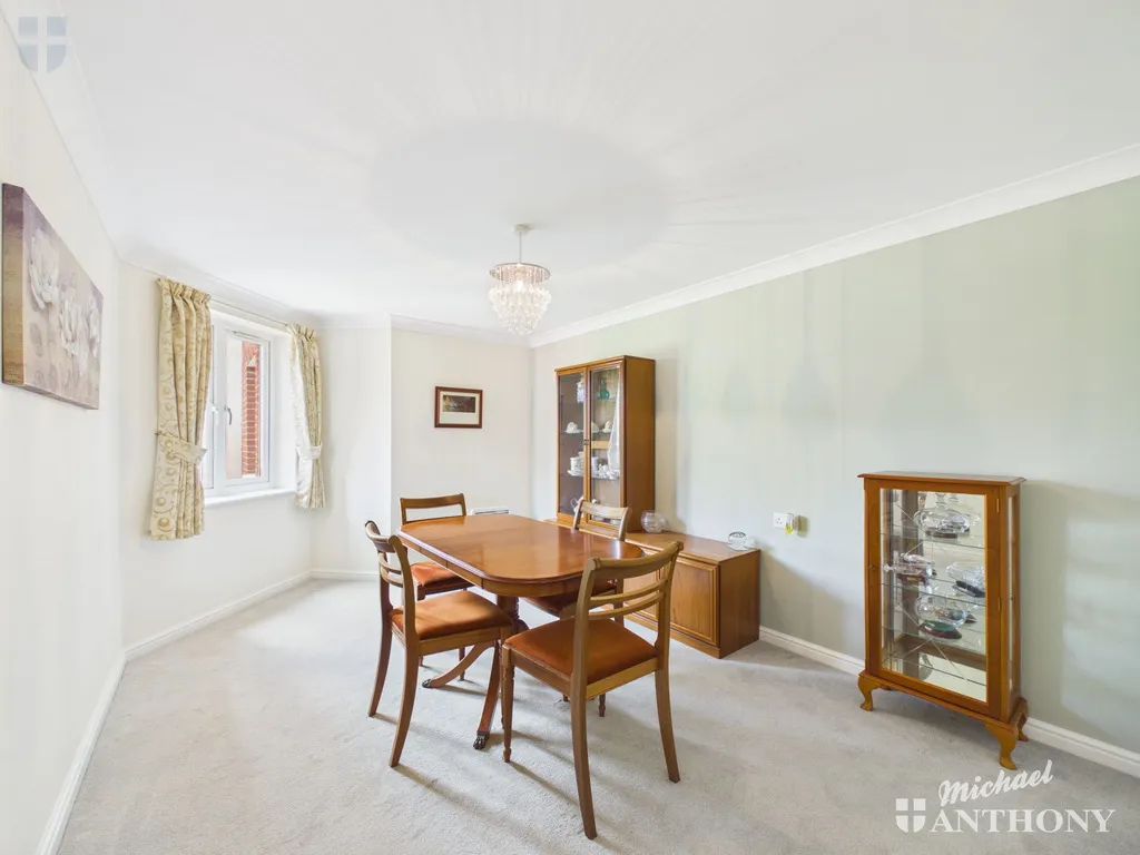 Pearl Court, Croft Road, Aylesbury, HP21 7BY, photo 6