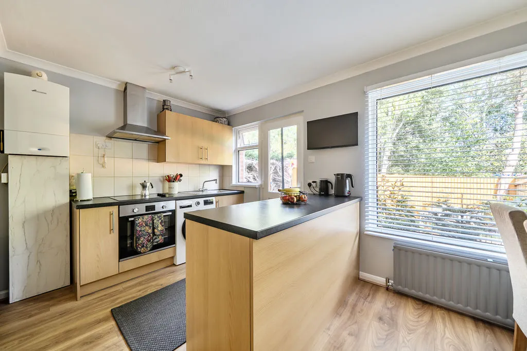 Addison Close, Exeter, photo 3
