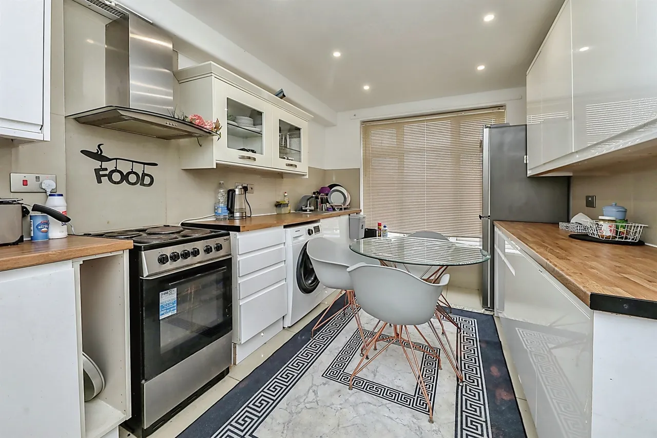 2 bed flat for sale — Lefroy Road, Norwich