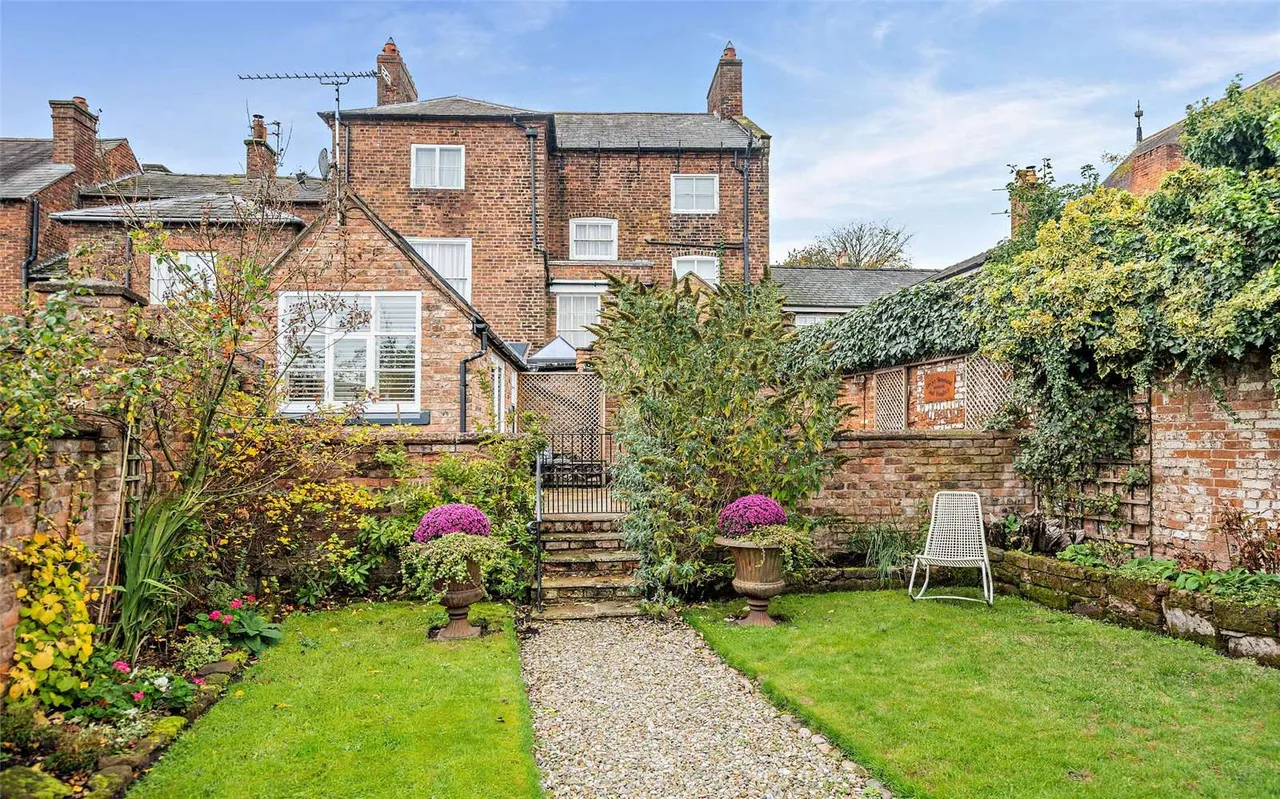 6 bed house for sale — High Street, Malpas, Cheshire, SY14 8NN
