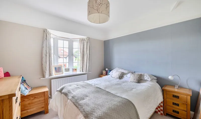 West Hill Avenue, Epsom, KT19, photo 11