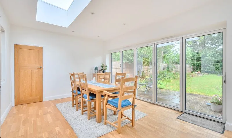 West Hill Avenue, Epsom, KT19, photo 4