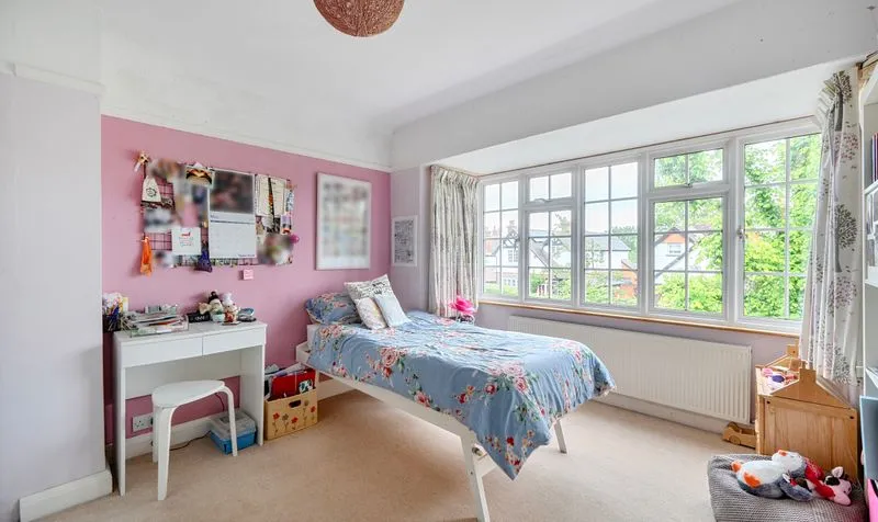 West Hill Avenue, Epsom, KT19, photo 12