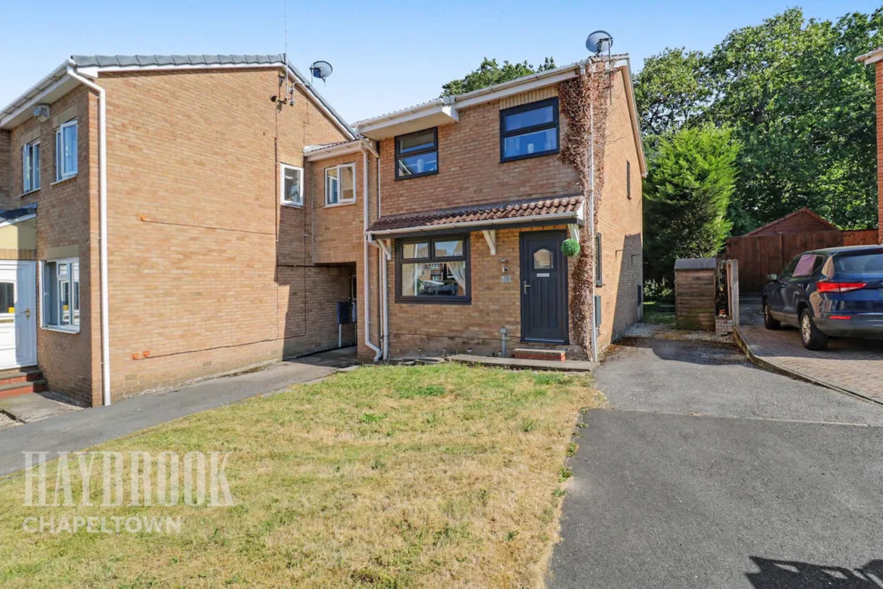 3 bed house for sale, Dowland Gardens, High Green