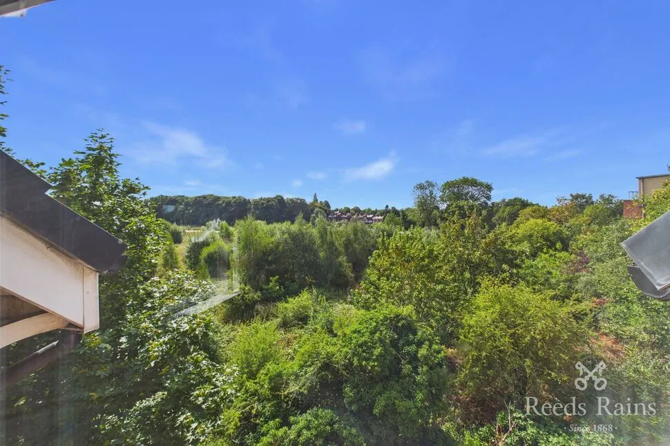 Anderton Grange, Hollands Road, Cheshire, CW9, photo 4