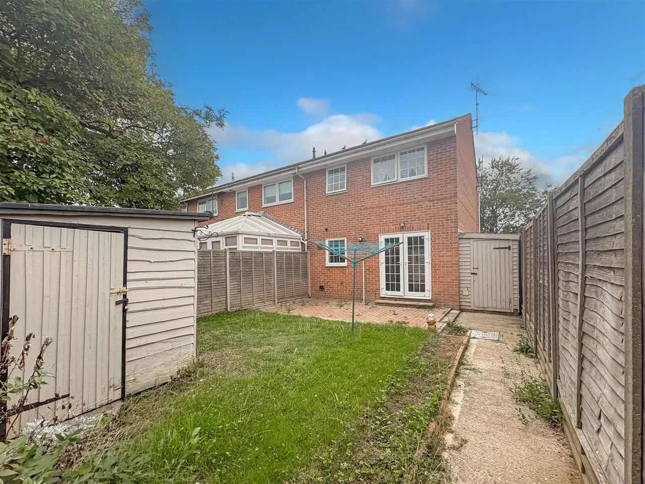 Douglas Close, Ford, photo 2