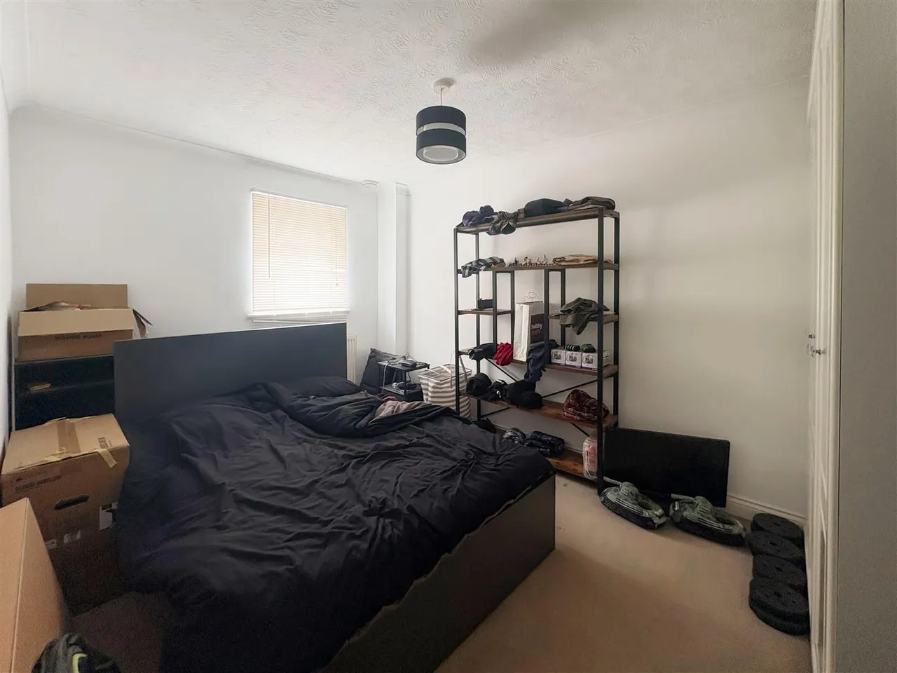 Douglas Close, Ford, photo 11
