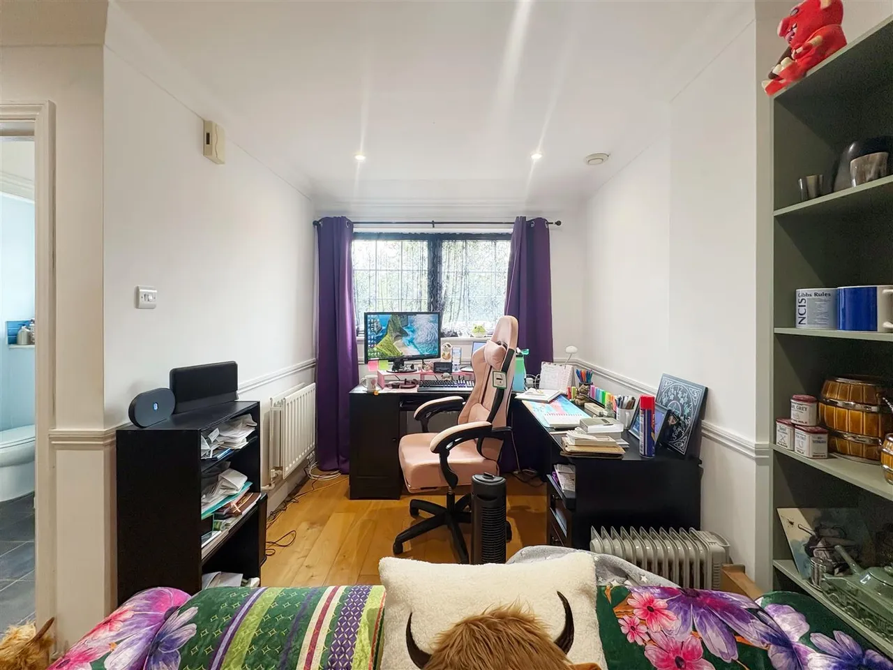 Douglas Close, Ford, photo 5