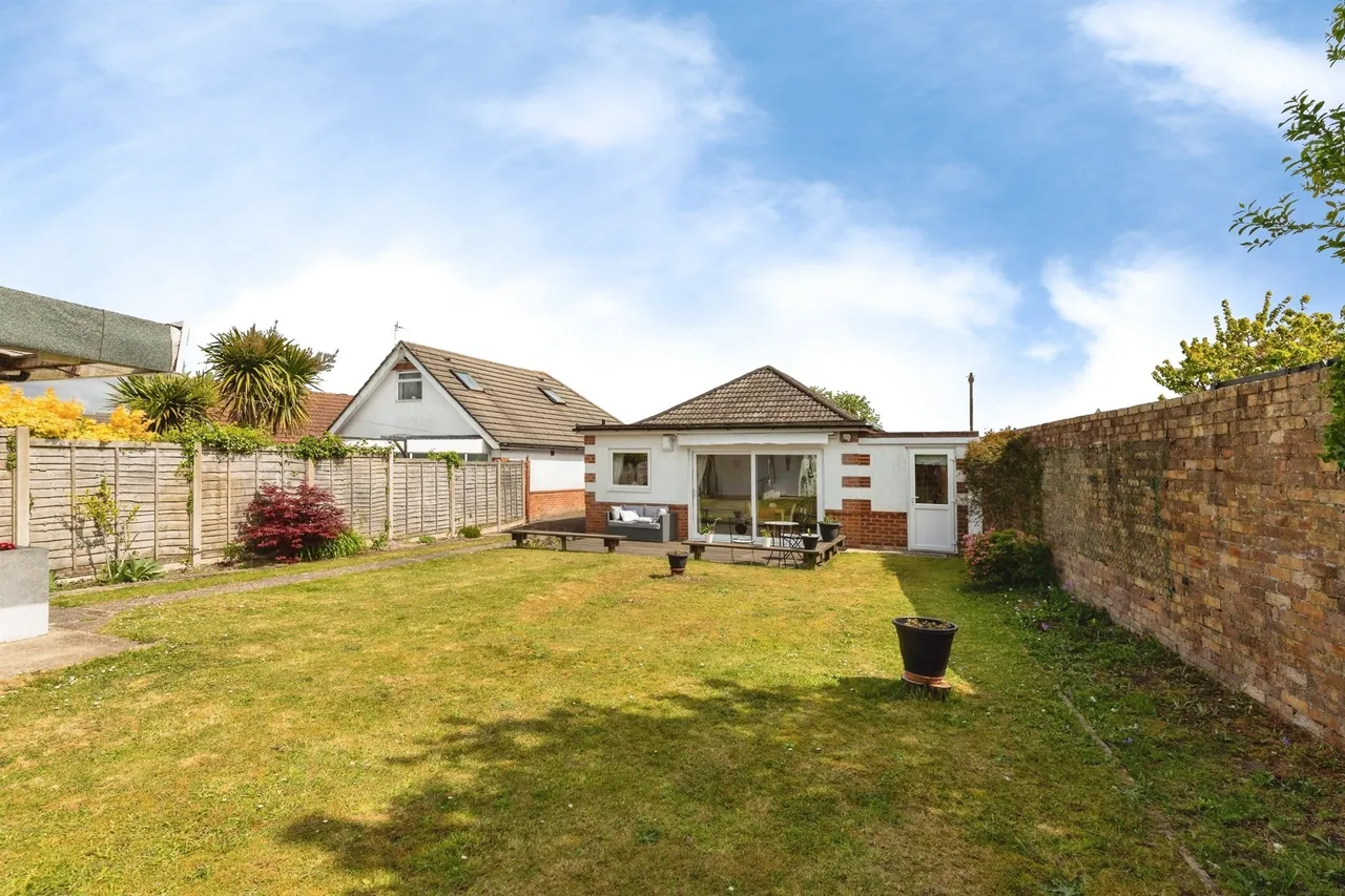 Daws Avenue, Bournemouth, BH11, photo 8