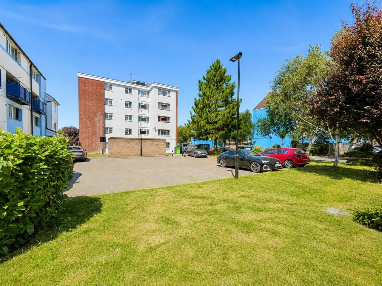 bed Apartment For SaleHarlech Gardens, Heston, TW5, photo 8