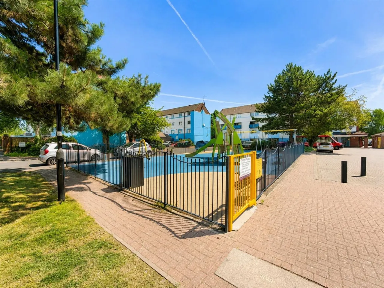 bed Apartment For SaleHarlech Gardens, Heston, TW5, photo 6