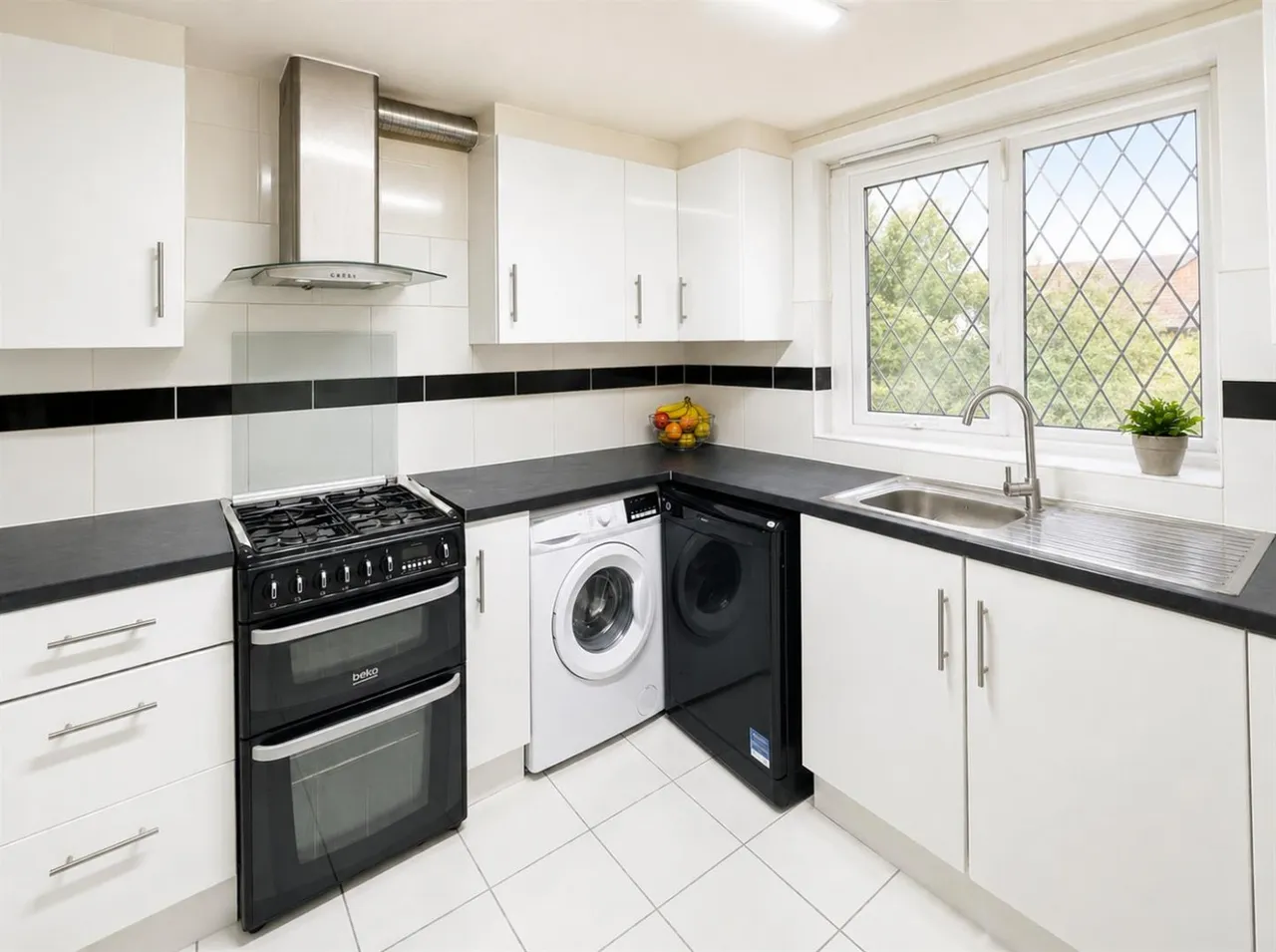 bed Apartment For SaleHarlech Gardens, Heston, TW5, photo 3