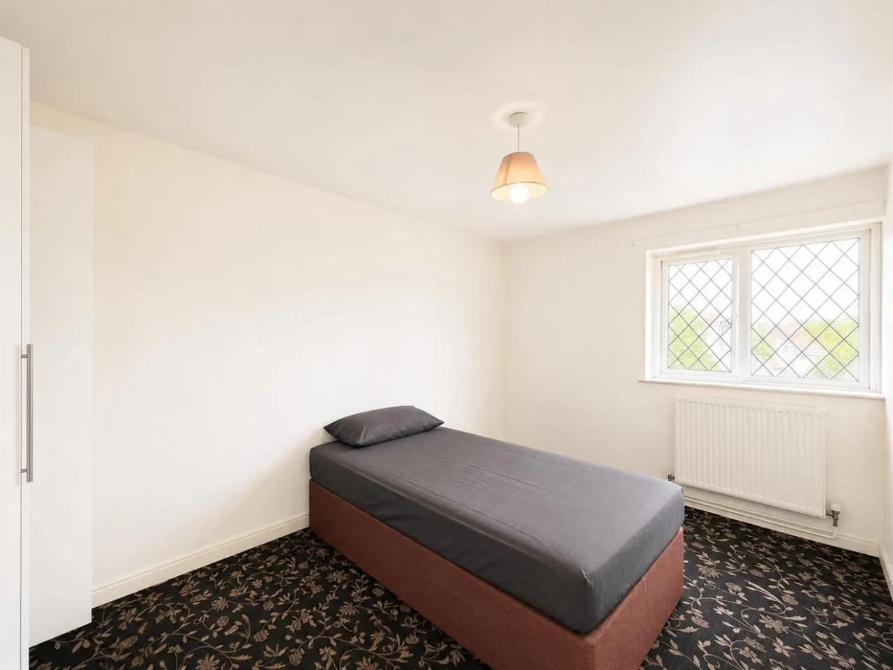 bed Apartment For SaleHarlech Gardens, Heston, TW5, photo 5