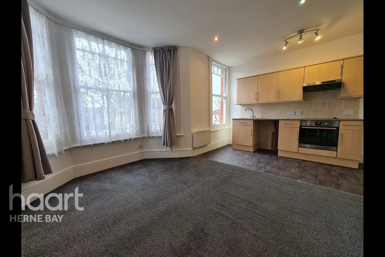 1 bed flat for sale, Station Road, Herne Bay, CT6